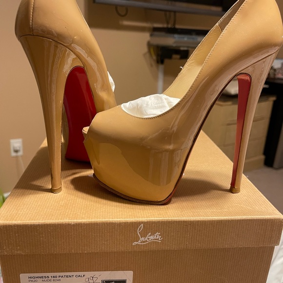 Heels - Picture 3 of 5